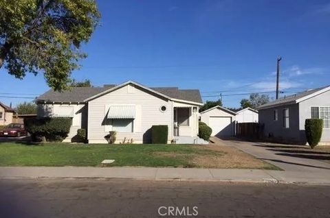 Photo of 2042 E Mayfair Drive, Fresno, CA 93703 (MLS # DW26049420)