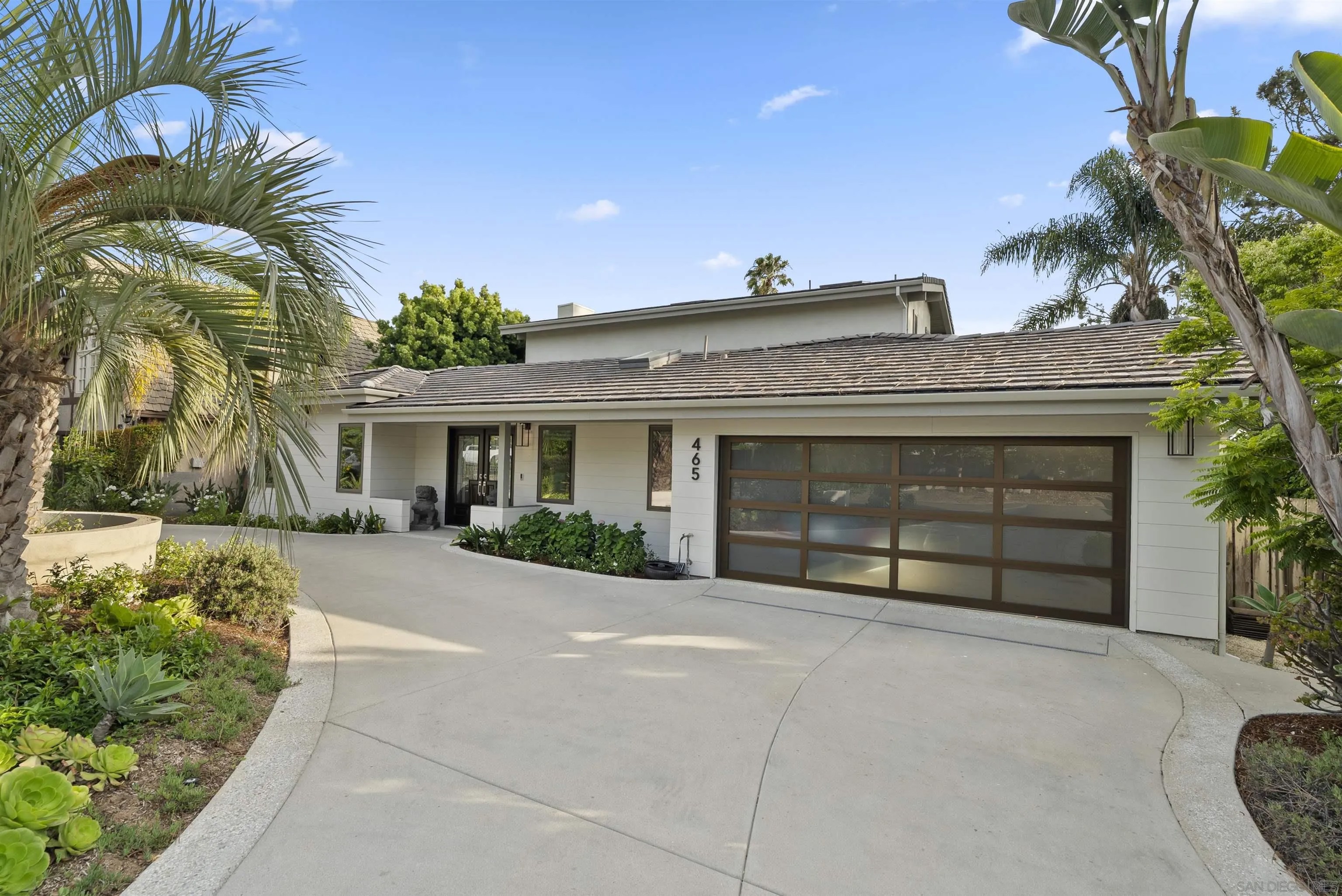 465 Lirio Street