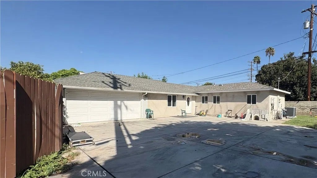 1221 Magnis Street