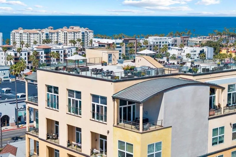 550 Seagaze Drive 29