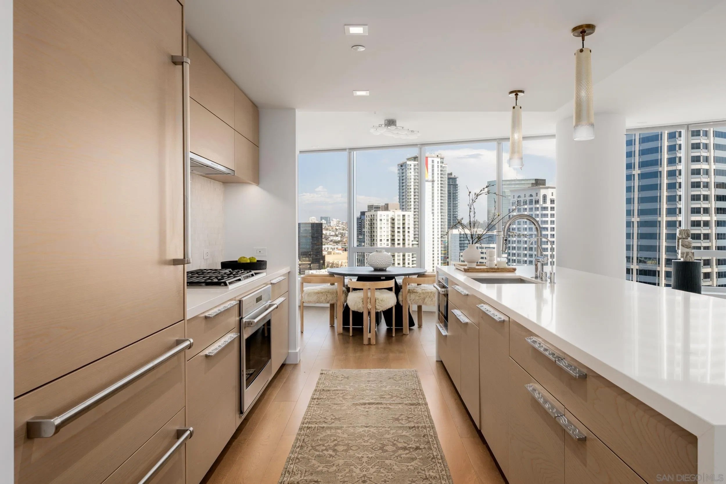 888 W E Street 2105