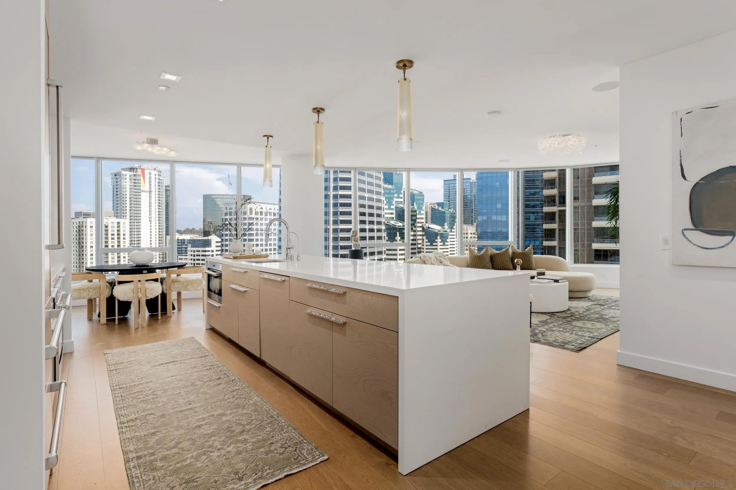 888 W E Street 2105