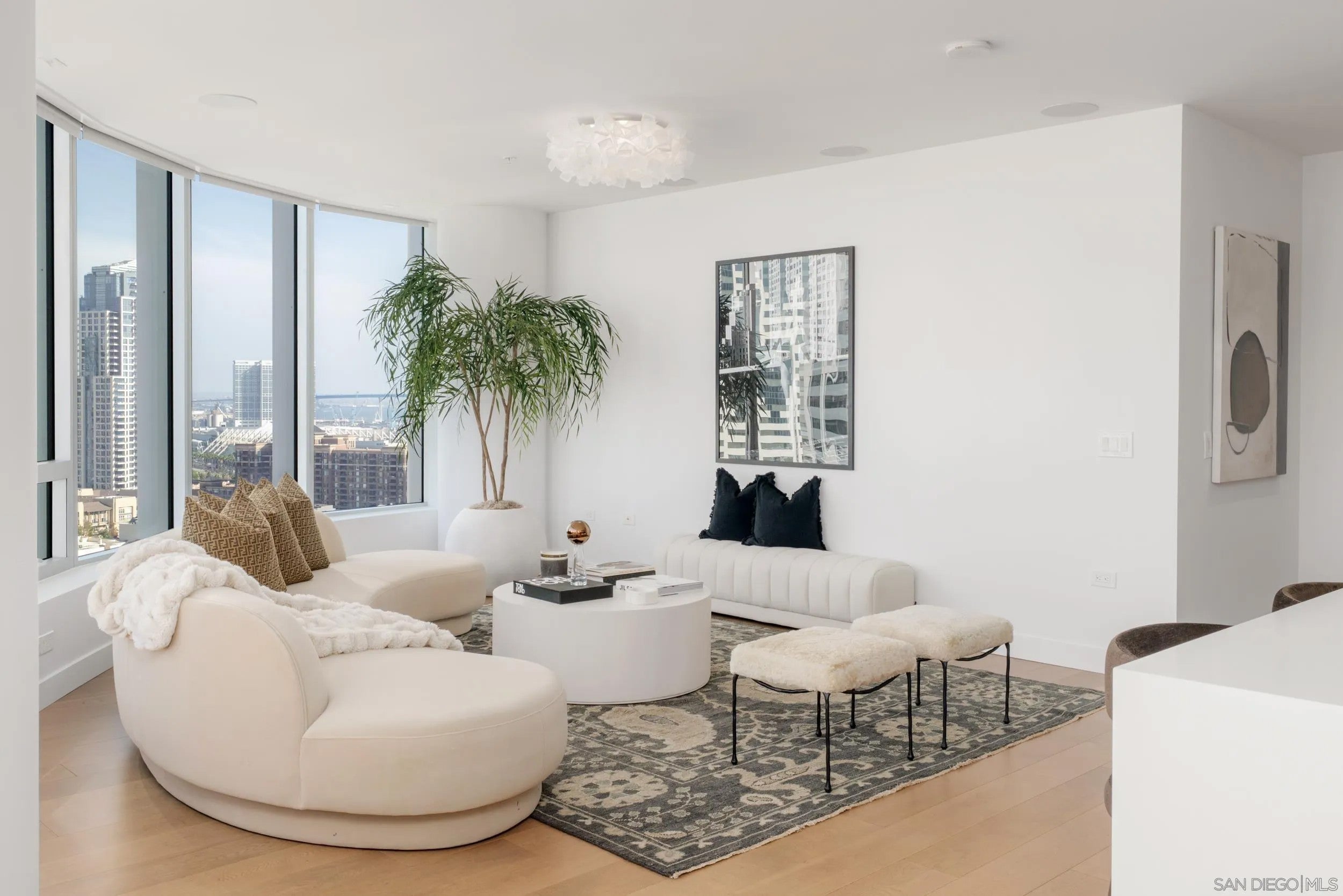 888 W E Street 2105