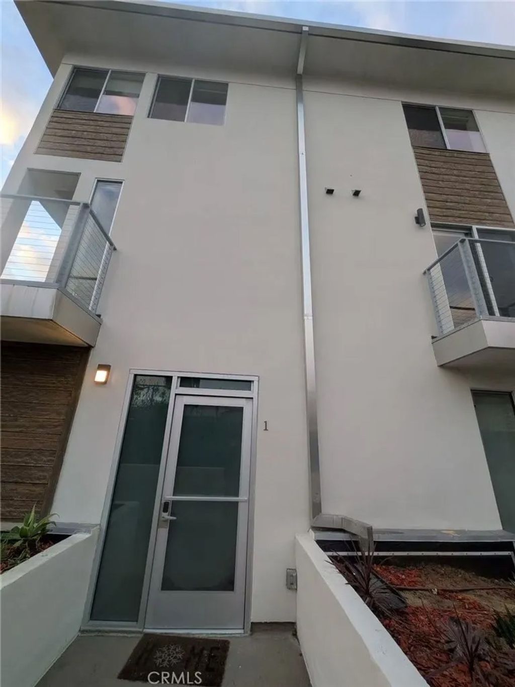 Photo of 1245 N New Hampshire Ave #1 Ave, Los Angeles, CA 90029 (MLS # OC25276346)