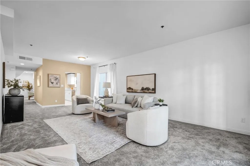 1921 Malcolm Avenue 201