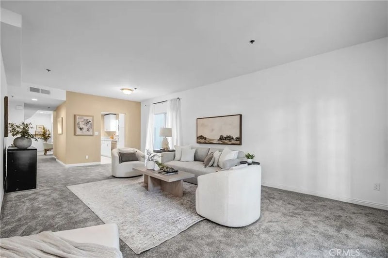 1921 Malcolm Avenue 201