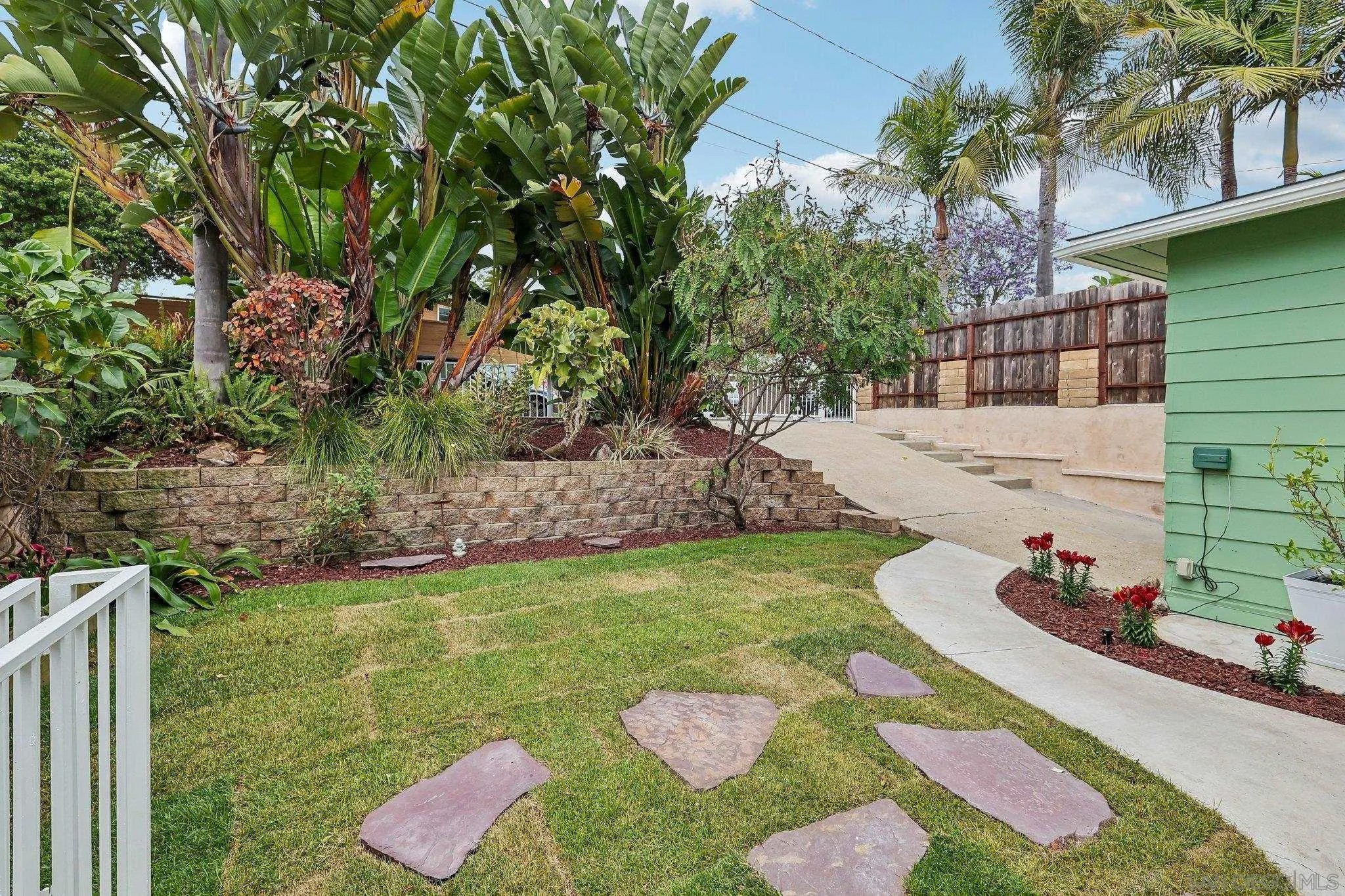 3542 Wawona Dr