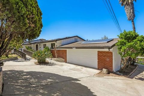 Photo of 1523 Nob Hill Drive, Escondido, CA 92026 (MLS # NDP2503375) Photo of 1523 Nob Hill Drive, Escondido, CA 92026 (MLS # NDP2503375)