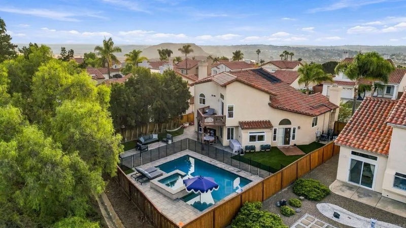 3745 Scenic Way