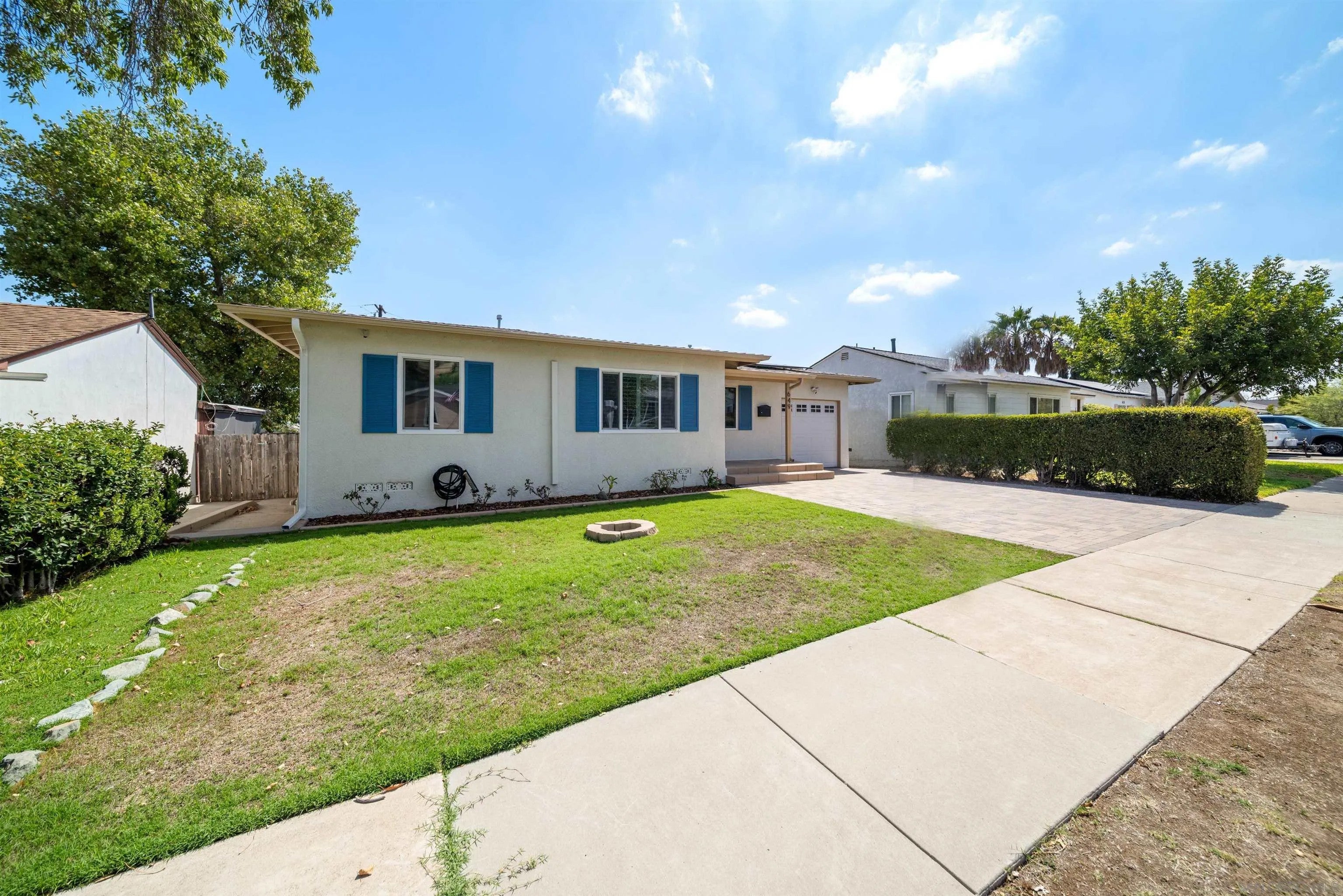 649 N Cuyamaca