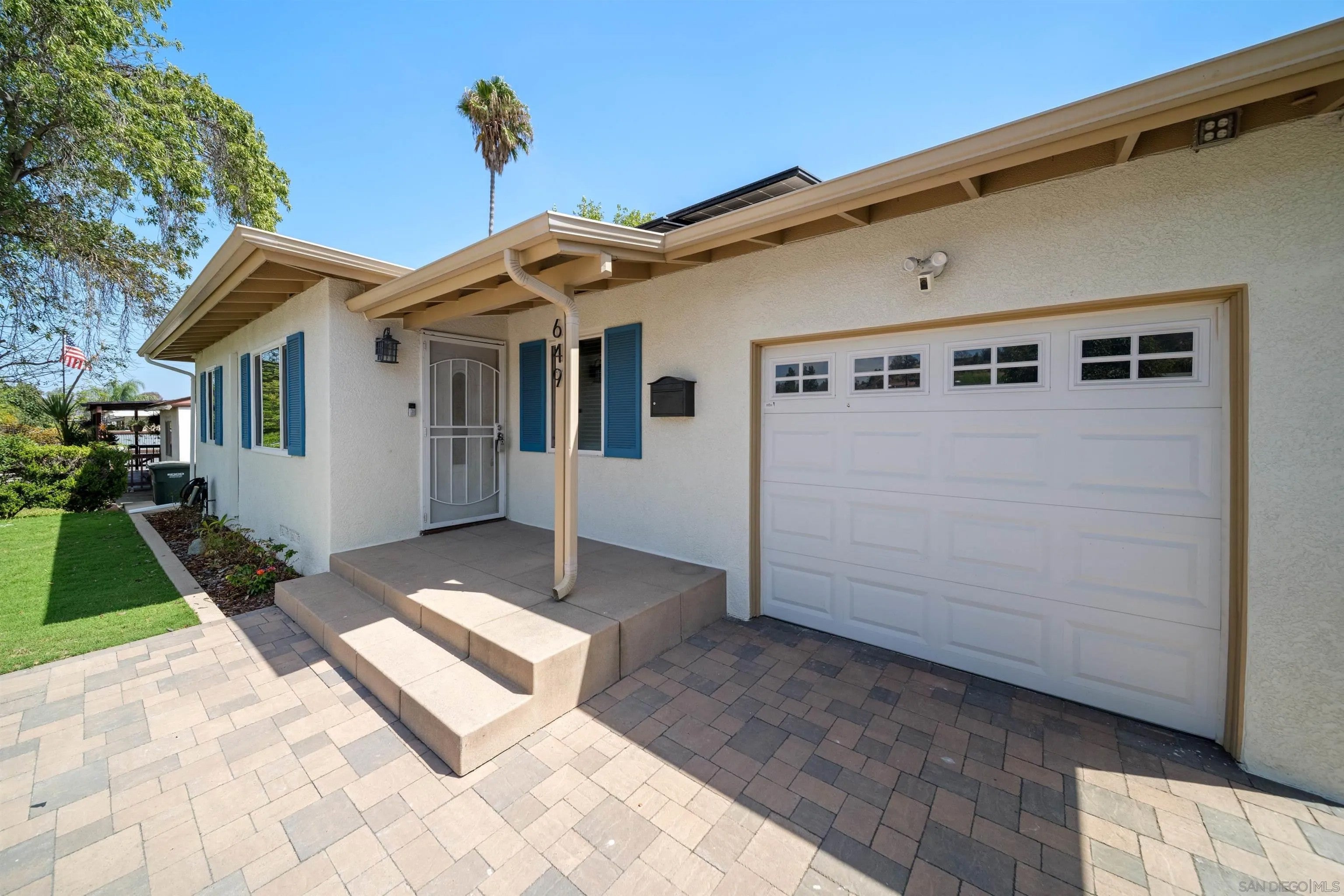 649 N Cuyamaca