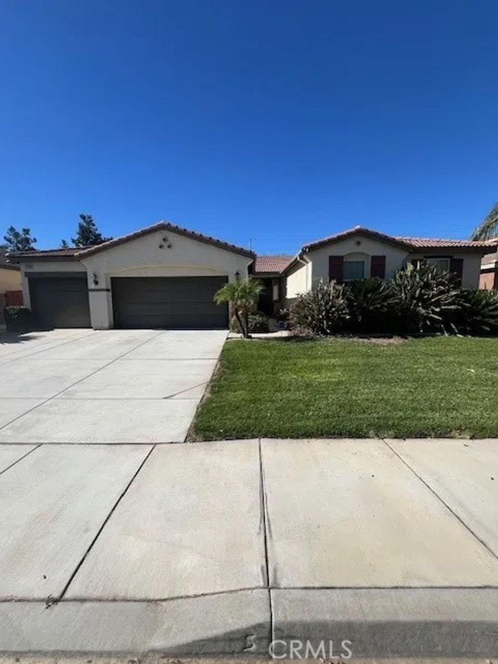 Photo of 27299 Stonehurst Drive, Menifee, CA 92585 (MLS # CV25274383)
