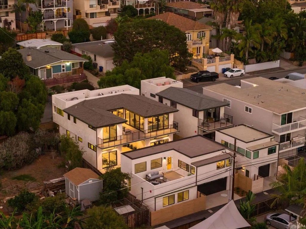 Photo of 2052 Montgomery Avenue, Cardiff By The Sea, CA 92007 (MLS # NDP2602663)