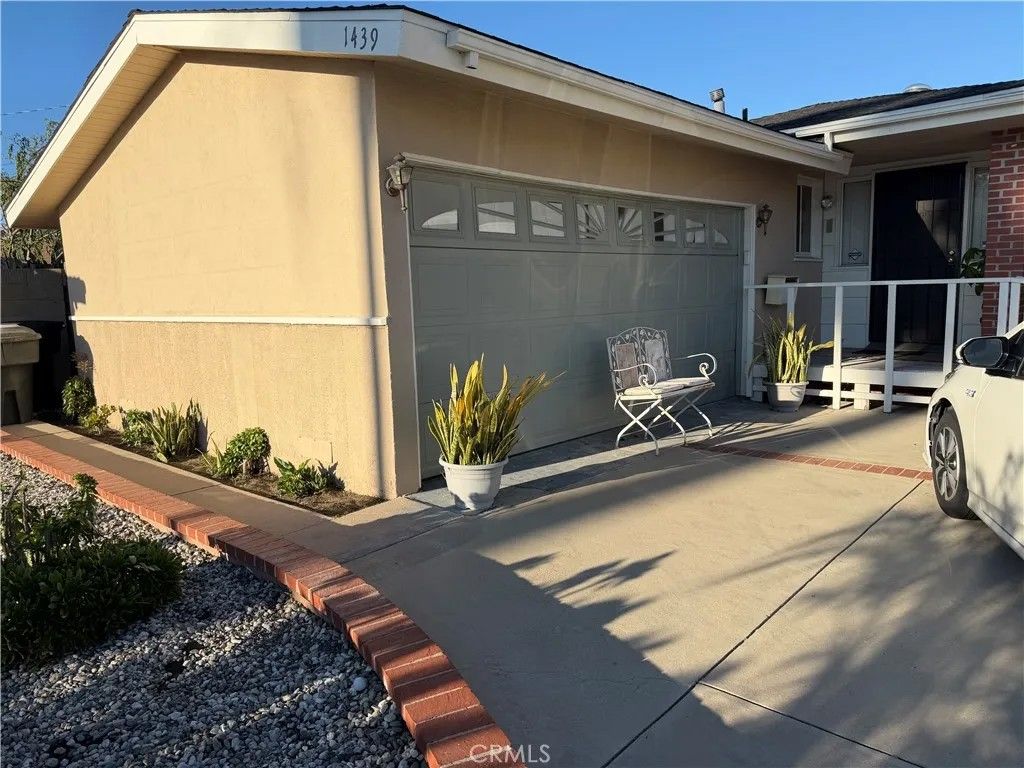 Photo of 1439 W Kiama Pl, Anaheim, CA 92802 (MLS # PW26076284)