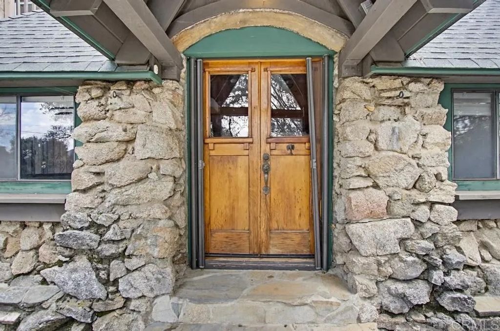 Photo of 25008 Manzantia Ln, Descanso, CA 91916 (MLS # NDP2603018)