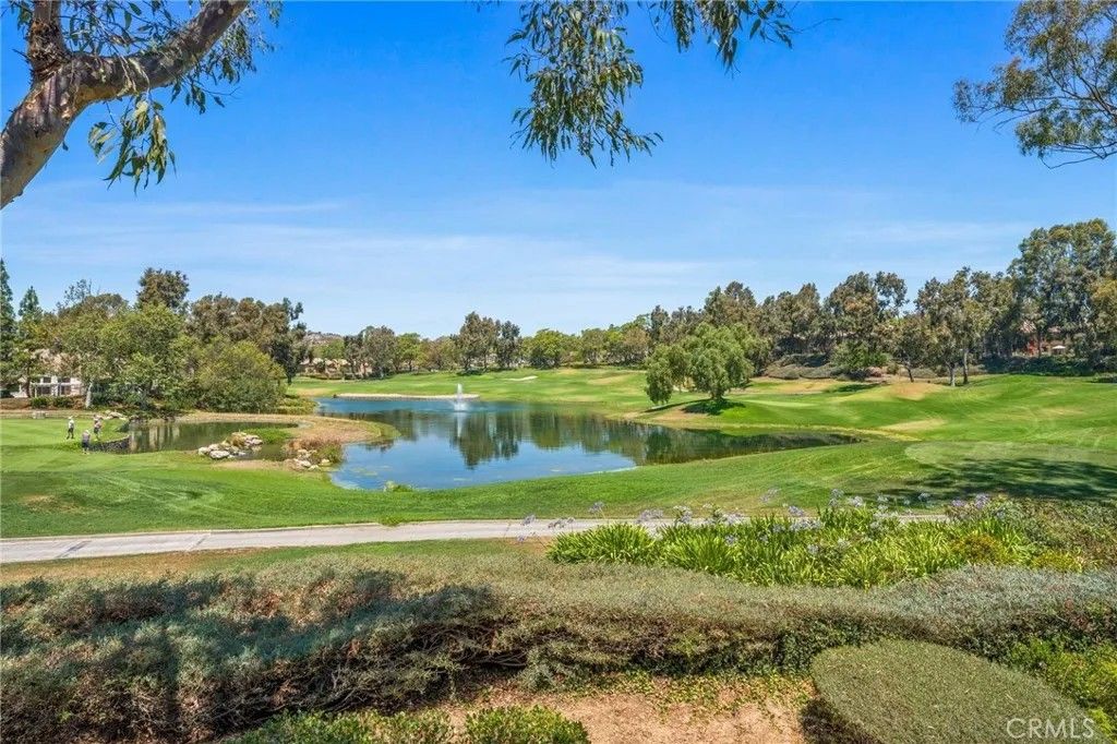 Photo of 55 Via Pausa, Rancho Santa Margarita, CA 92688 (MLS # OC26133078)