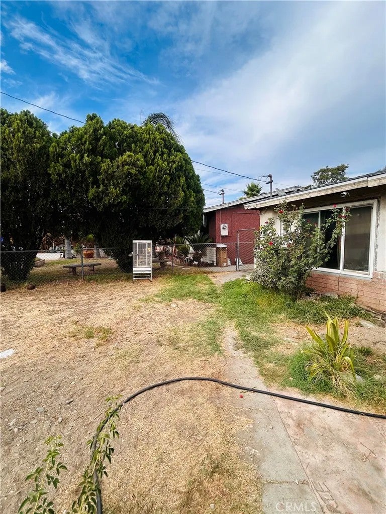 8671 Redwood