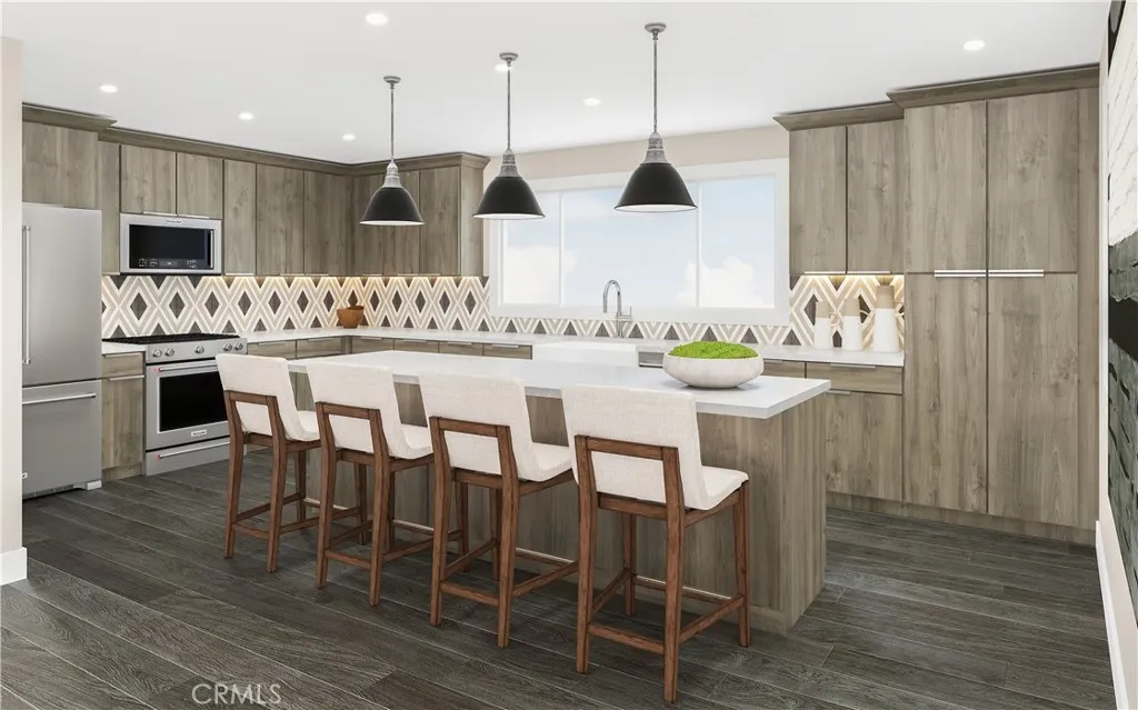 4860 Canyon View