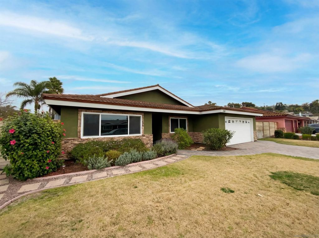 Photo of 3711 Bonita Glen Ter, Bonita, CA 91902 (MLS # 260003449)
