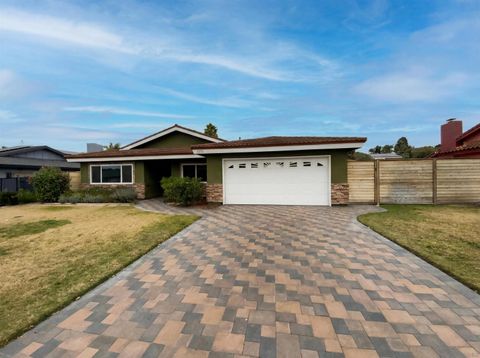Photo of 3711 Bonita Glen Ter, Bonita, CA 91902 (MLS # 260003449)