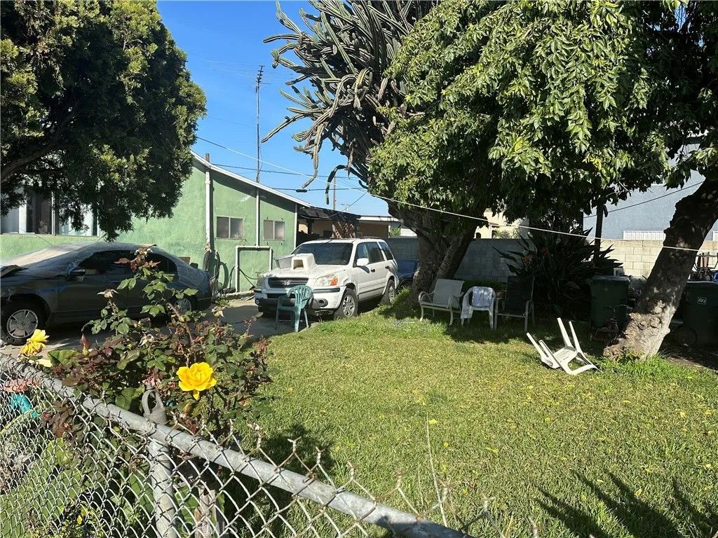 Photo of 10814 Watts Avenue, Los Angeles, CA 90059 (MLS # CV26072342)