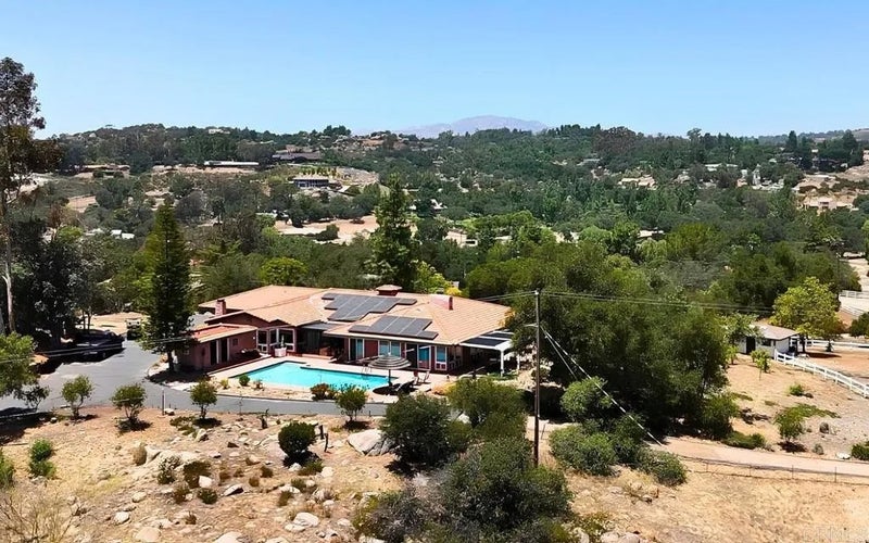2967 VIA VIEJAS
