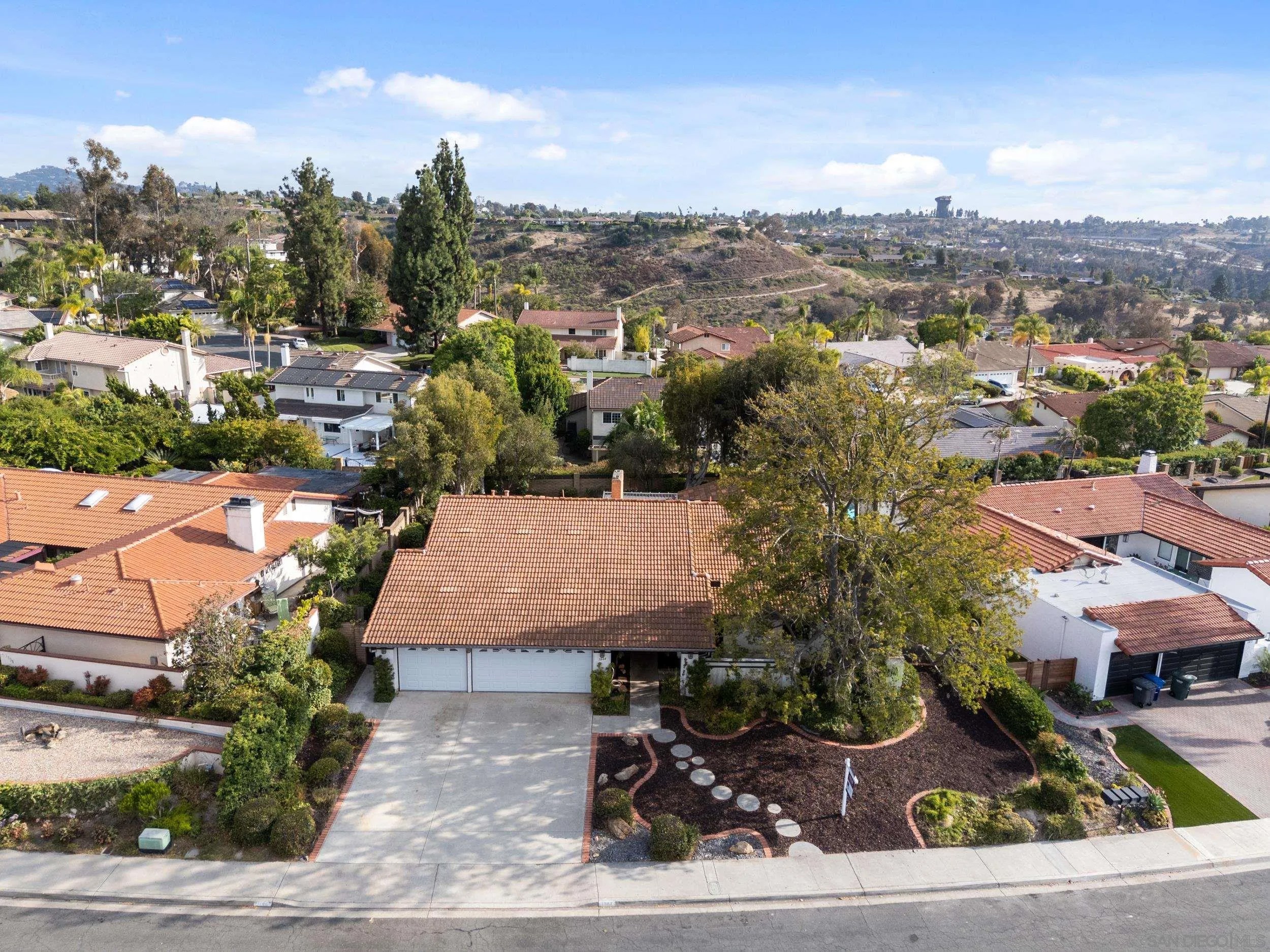 1844 Hacienda Dr.