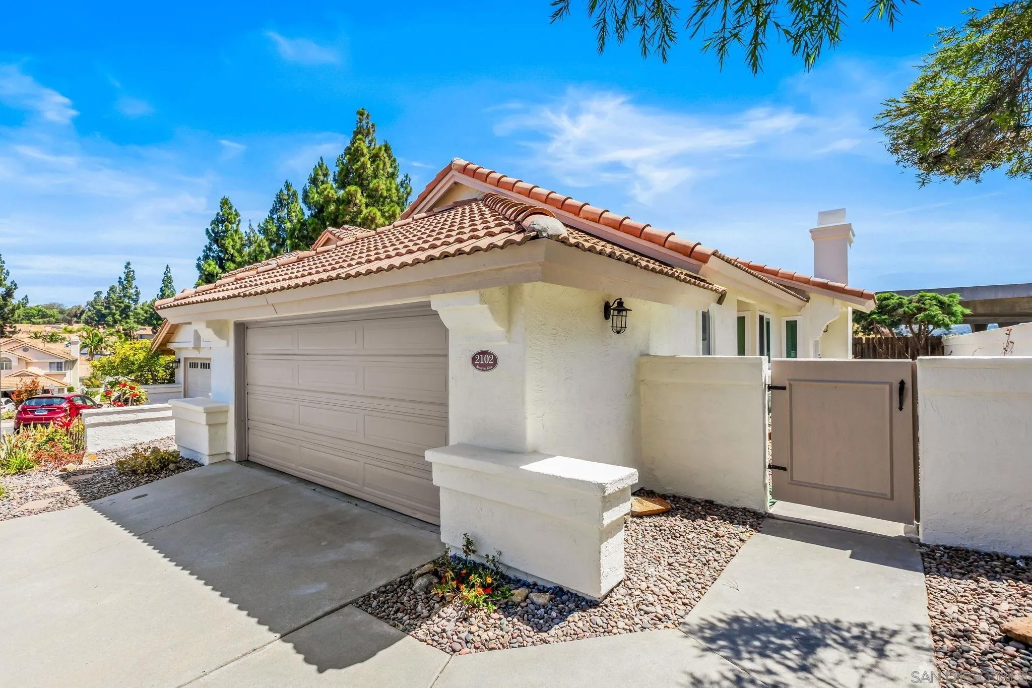 2102 Amorosa Glen