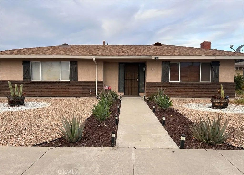 Photo of 889 Cardona Place, Hemet, CA 92543 (MLS # PW26028511)