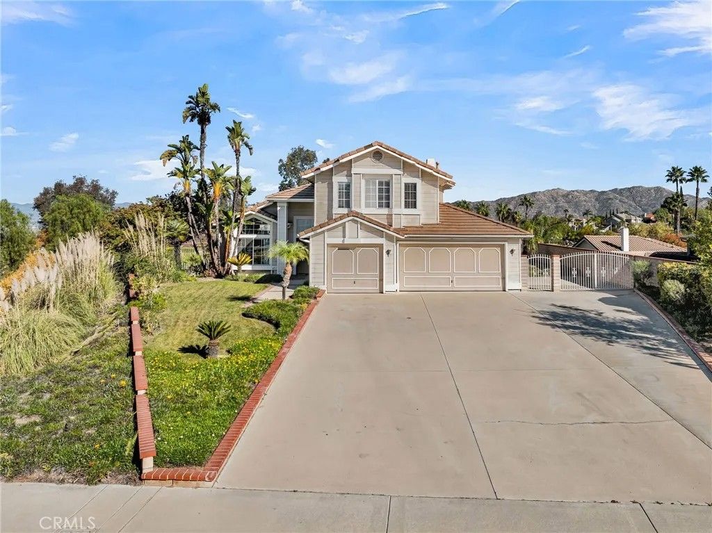 Photo of 1011 Cannon Road, Riverside, CA 92506 (MLS # IV26000202)