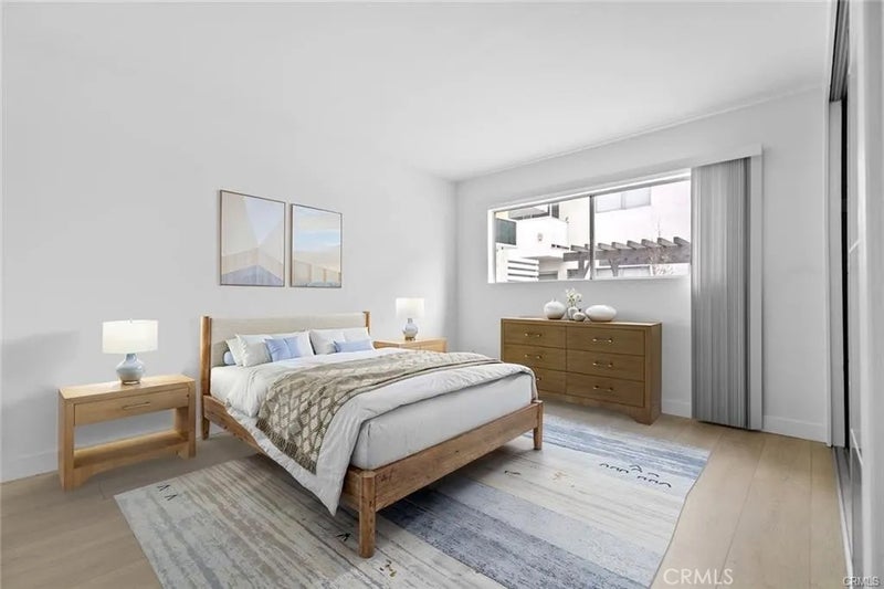 960 Larrabee 120