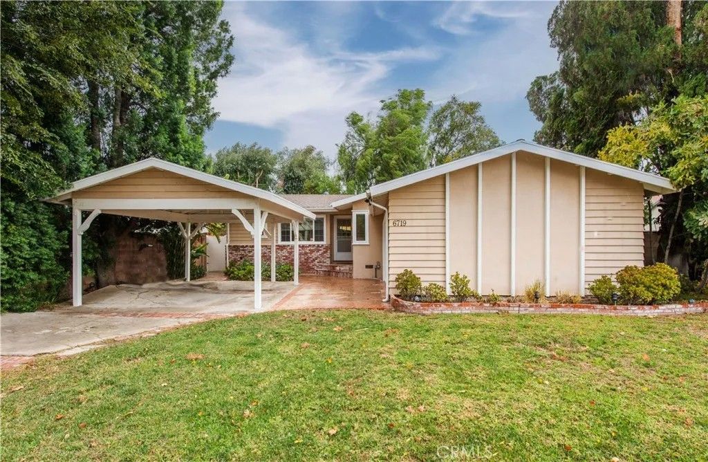 Photo of 6719 Sale Avenue, West Hills, CA 91307 (MLS # SR26008567)