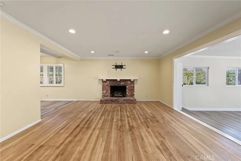 1583 W Cerritos