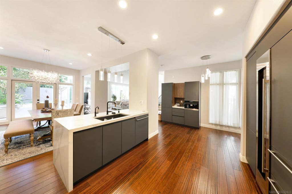 Photo of 9760 Claiborne Sq, La Jolla, CA 92037 (MLS # 260014535)