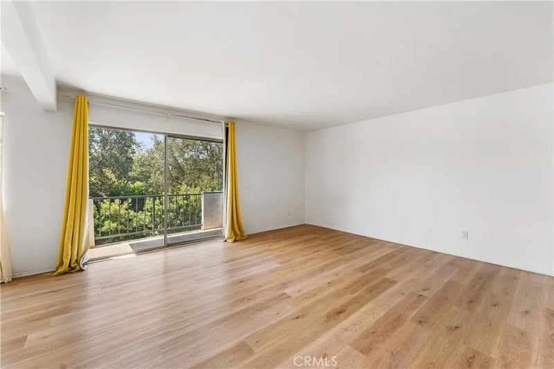 972 E California 207