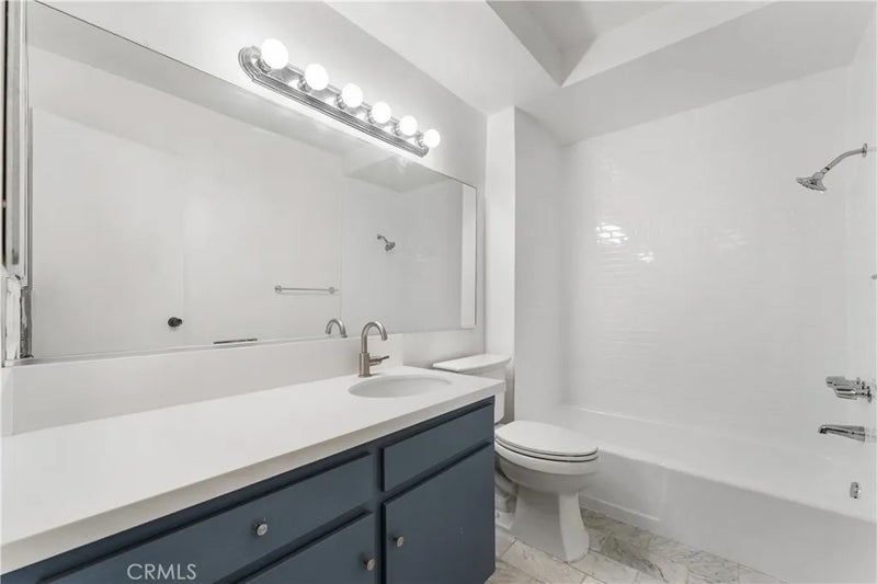 972 E California 207