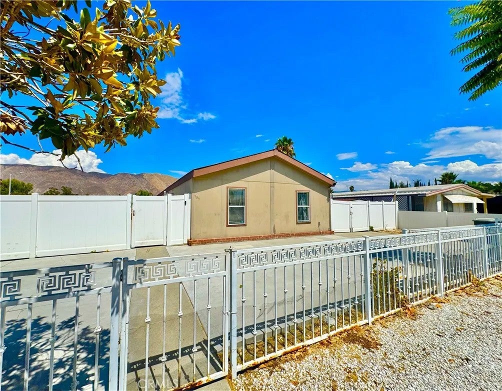 Photo of 989 Bettina WAY, San Jacinto, CA 92582 (MLS # IG26198136)