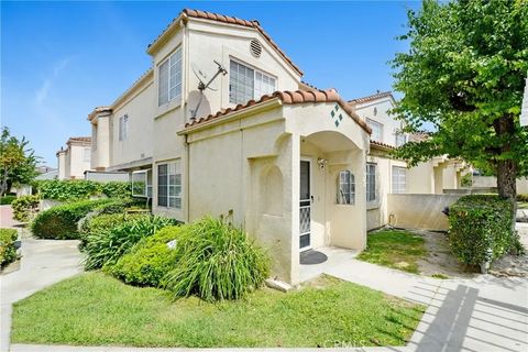 Photo of 4 Arthur Ave #4, Paramount, CA 90723 (MLS # DW26076960)