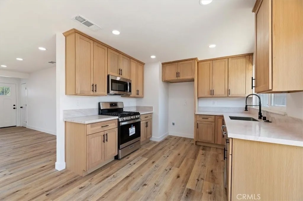 6940 Keating