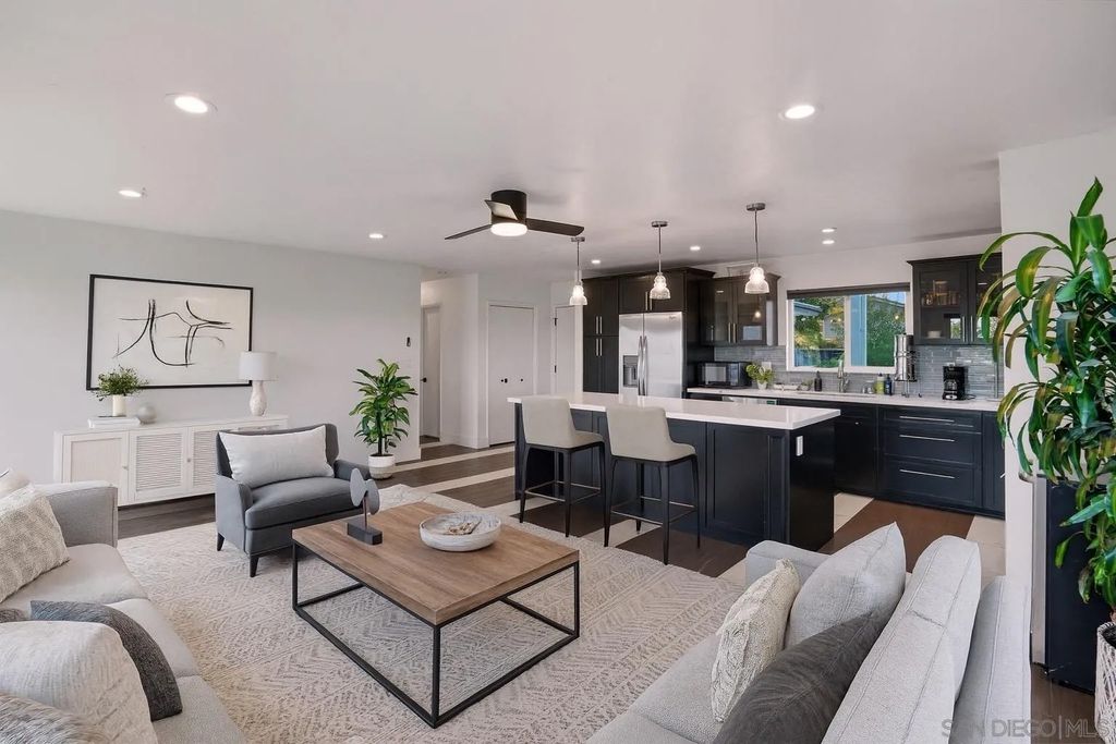Photo of 720 W Fig Street, Fallbrook, CA 92028 (MLS # 250041222)