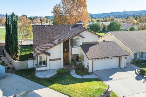 Photo of 23306 Tristin Dr, Valencia, CA 91355 (MLS # SR25273108)