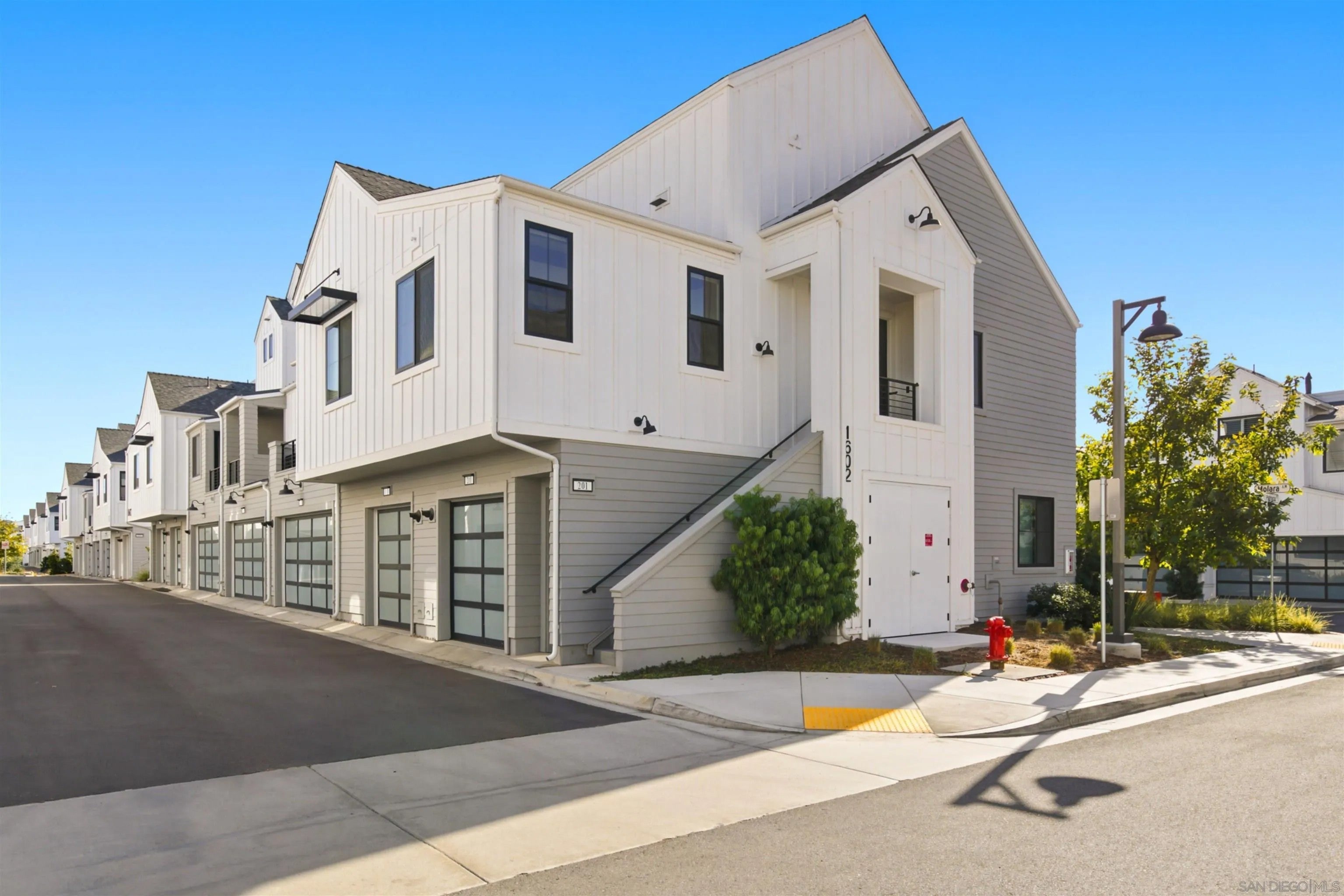 1602 San Remo Place 201