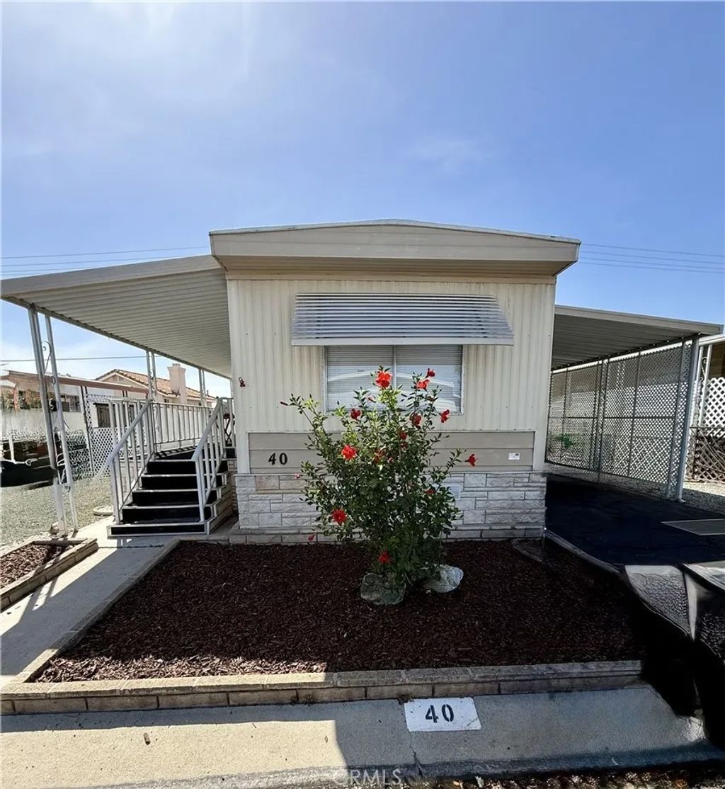 Photo of 575 S Lyon Ave #40, Hemet, CA 92543 (MLS # SW26085665)