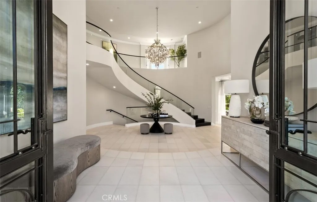 22 Pelican Crest Drive