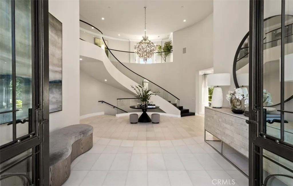 22 Pelican Crest Drive