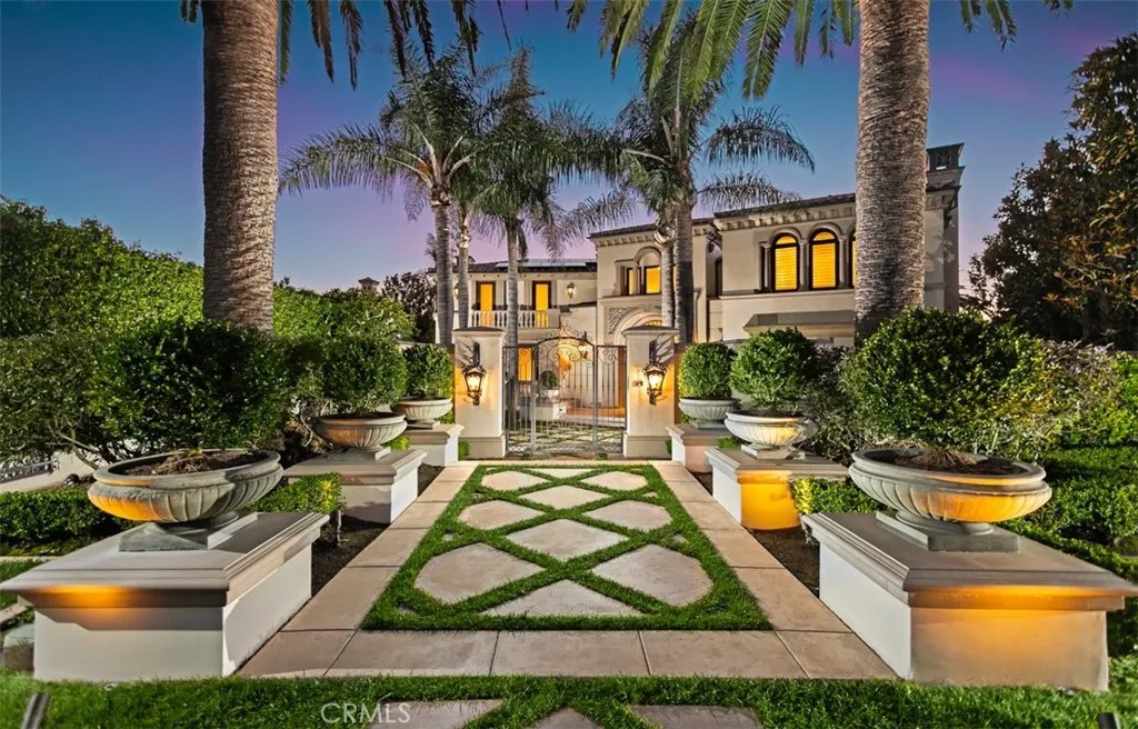 22 Pelican Crest Drive