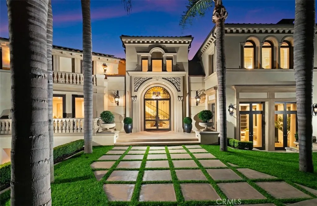22 Pelican Crest Drive