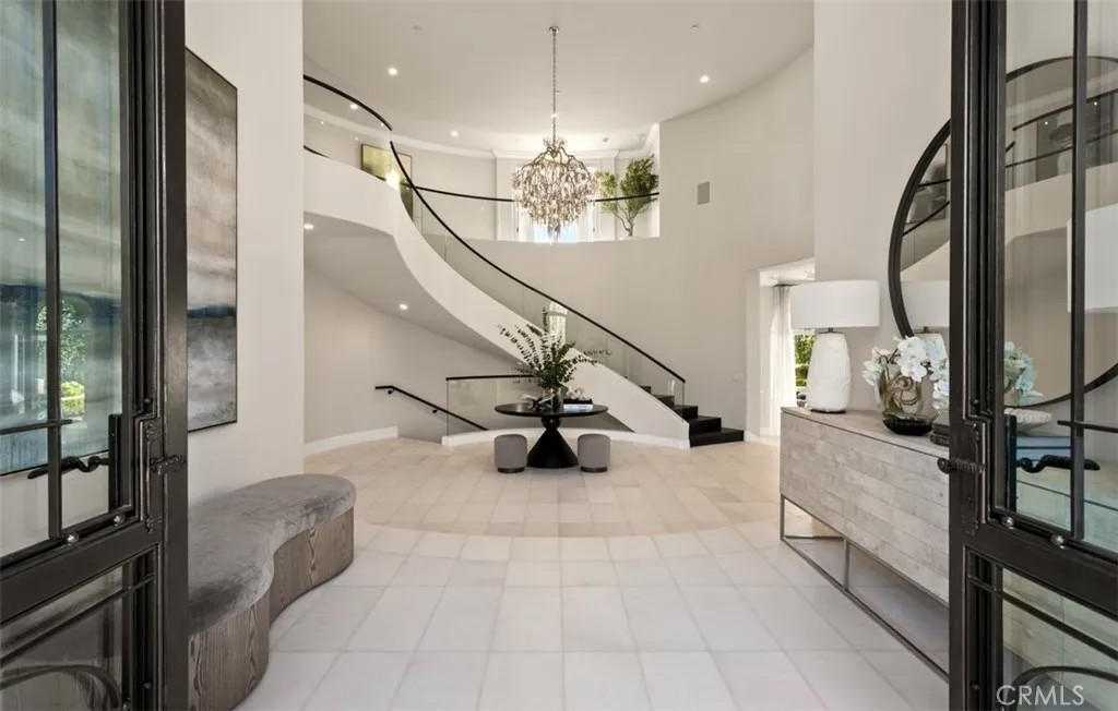 22 Pelican Crest Drive