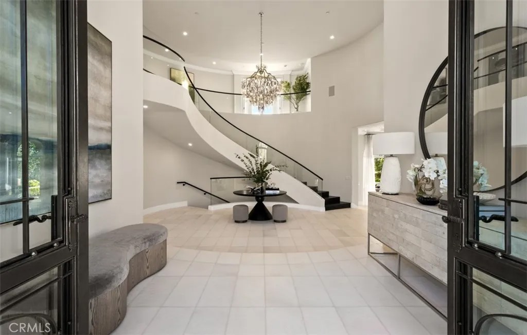 22 Pelican Crest Drive
