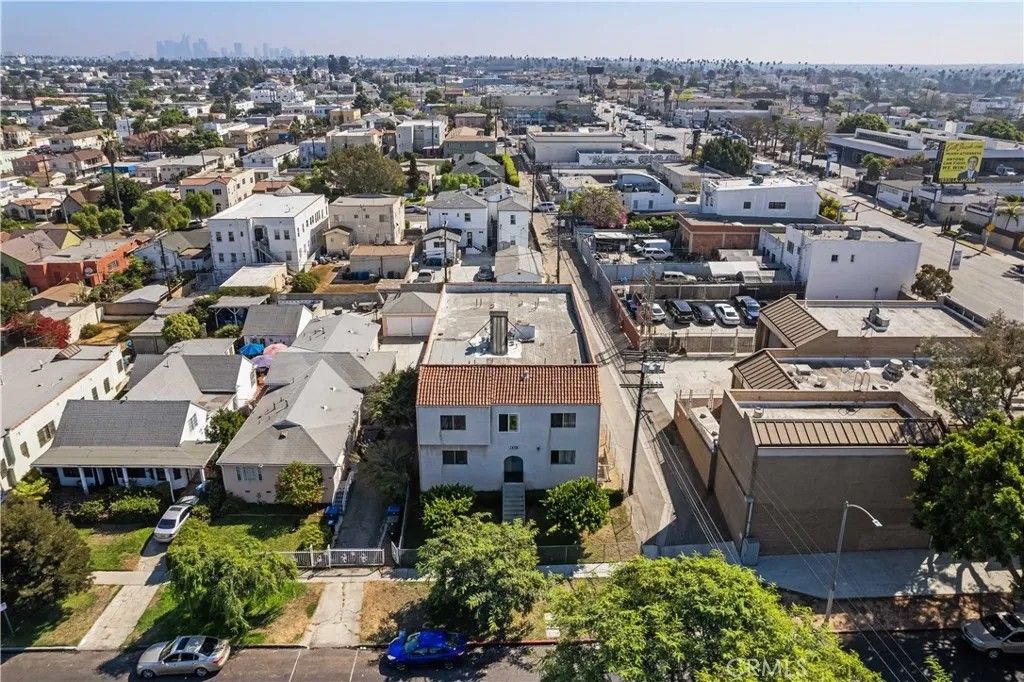 Photo of 1858 S Orange Drive #6, Los Angeles, CA 90019 (MLS # DW25267242)